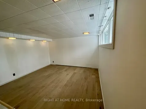 21 Mitre Place Toronto ON M9R 3C5