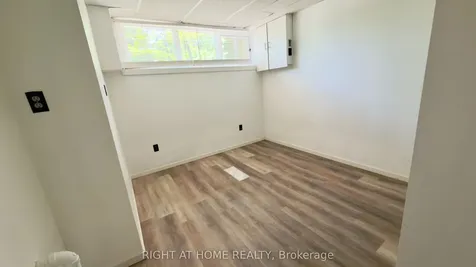 21 Mitre Place Toronto ON M9R 3C5