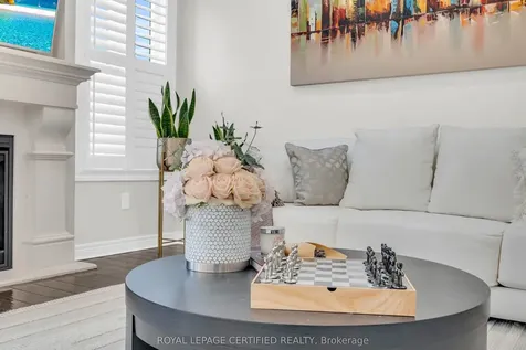 461 Downes Jackson Heights Milton ON L9T 8V7