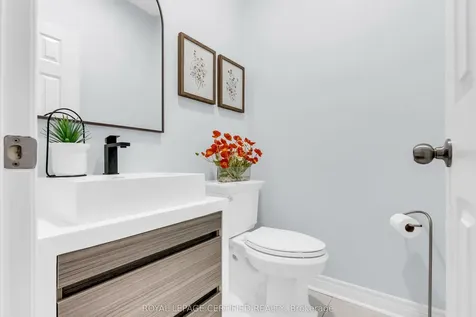 461 Downes Jackson Heights Milton ON L9T 8V7