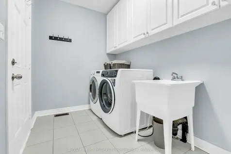 461 Downes Jackson Heights Milton ON L9T 8V7