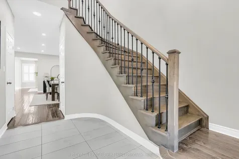 461 Downes Jackson Heights Milton ON L9T 8V7