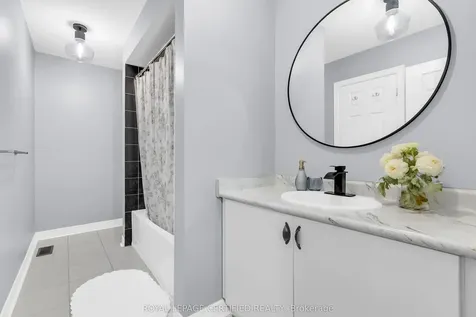 461 Downes Jackson Heights Milton ON L9T 8V7