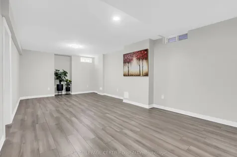 461 Downes Jackson Heights Milton ON L9T 8V7