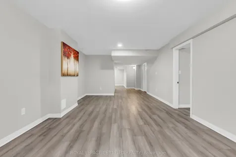 461 Downes Jackson Heights Milton ON L9T 8V7