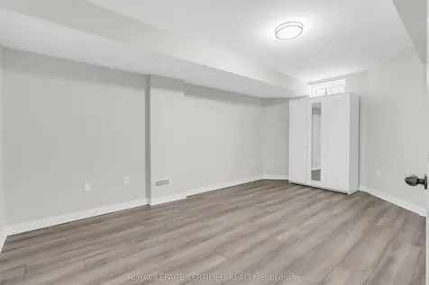 461 Downes Jackson Heights Milton ON L9T 8V7