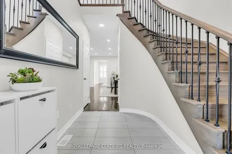 461 Downes Jackson Heights Milton ON L9T 8V7