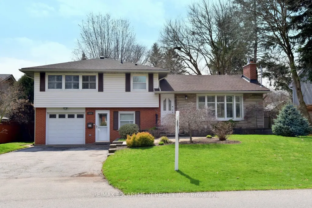 626 Vanderburgh Drive Burlington ON L7T 3W6