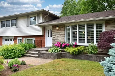 626 Vanderburgh Drive Burlington ON L7T 3W6