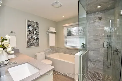 626 Vanderburgh Drive Burlington ON L7T 3W6