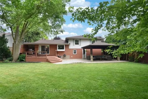 626 Vanderburgh Drive Burlington ON L7T 3W6