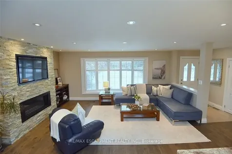 626 Vanderburgh Drive Burlington ON L7T 3W6