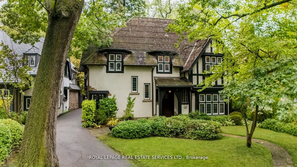 18 Queen Marys Drive Toronto ON M8X 1S2