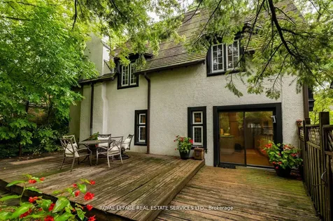 18 Queen Marys Drive Toronto ON M8X 1S2