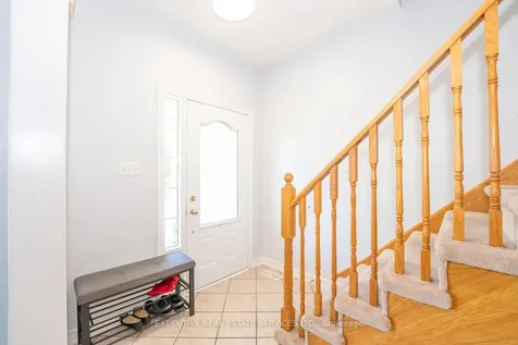 39 Hurst Street Halton Hills ON L7J 2Z8