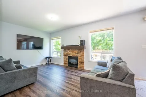 39 Hurst Street Halton Hills ON L7J 2Z8