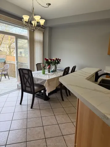 39 Hurst Street Halton Hills ON L7J 2Z8