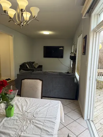 39 Hurst Street Halton Hills ON L7J 2Z8