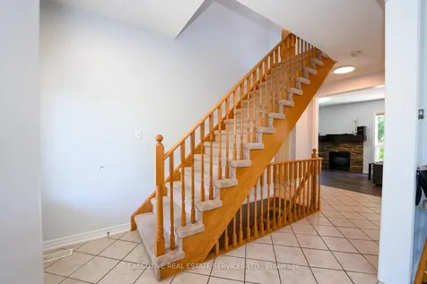 39 Hurst Street Halton Hills ON L7J 2Z8