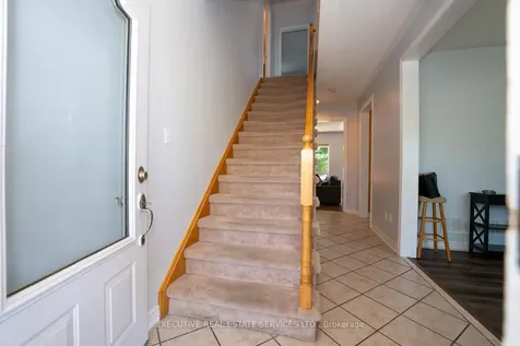 39 Hurst Street Halton Hills ON L7J 2Z8