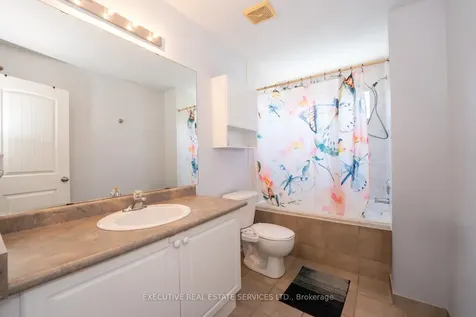 39 Hurst Street Halton Hills ON L7J 2Z8