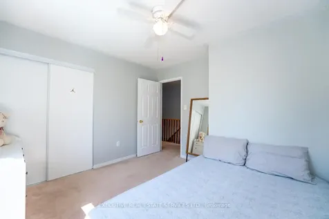 39 Hurst Street Halton Hills ON L7J 2Z8