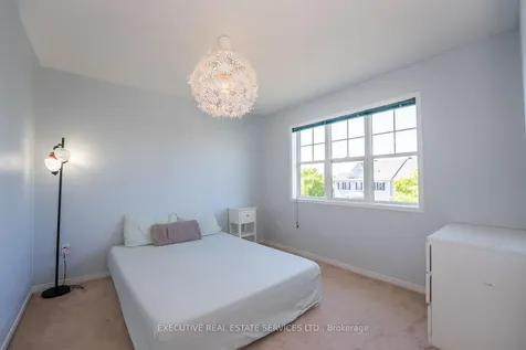 39 Hurst Street Halton Hills ON L7J 2Z8