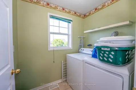 39 Hurst Street Halton Hills ON L7J 2Z8