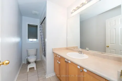 39 Hurst Street Halton Hills ON L7J 2Z8