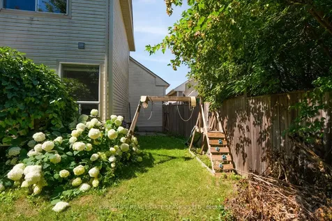 39 Hurst Street Halton Hills ON L7J 2Z8