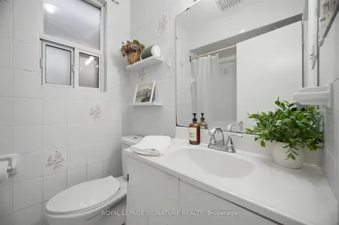 77 Ypres Road Toronto ON M6M 1P2