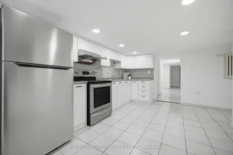 77 Ypres Road Toronto ON M6M 1P2