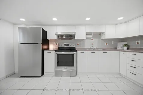 77 Ypres Road Toronto ON M6M 1P2