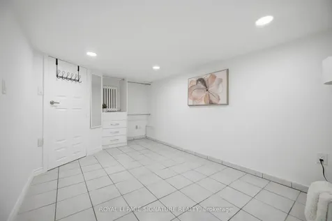 77 Ypres Road Toronto ON M6M 1P2