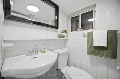 77 Ypres Road Toronto ON M6M 1P2