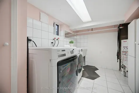 77 Ypres Road Toronto ON M6M 1P2