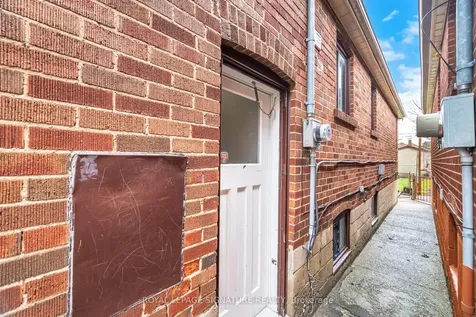 77 Ypres Road Toronto ON M6M 1P2