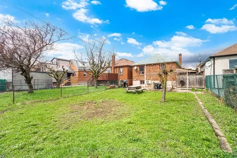 77 Ypres Road Toronto ON M6M 1P2