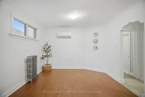 77 Ypres Road Toronto ON M6M 1P2