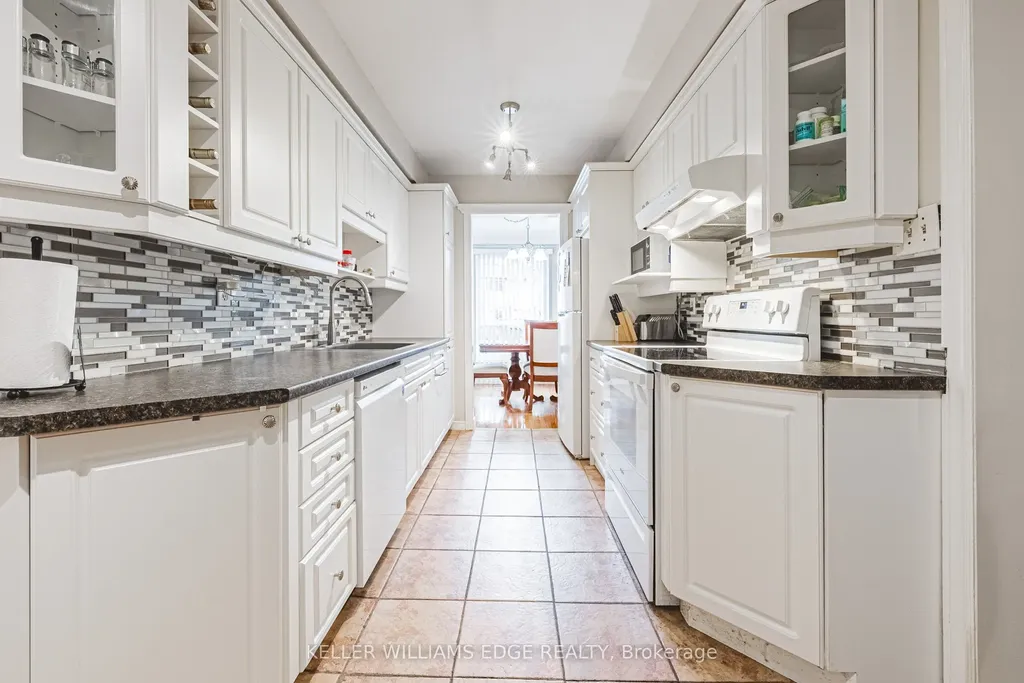 1576 Newlands Crescent Burlington ON L7M 1V6
