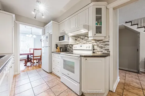 1576 Newlands Crescent Burlington ON L7M 1V6
