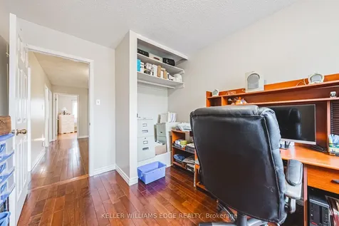 1576 Newlands Crescent Burlington ON L7M 1V6