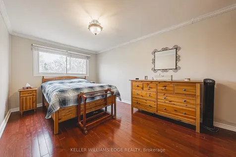 1576 Newlands Crescent Burlington ON L7M 1V6