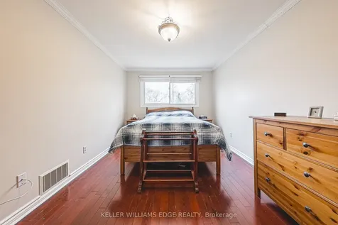 1576 Newlands Crescent Burlington ON L7M 1V6