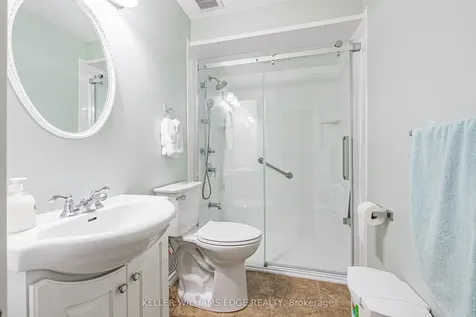 1576 Newlands Crescent Burlington ON L7M 1V6
