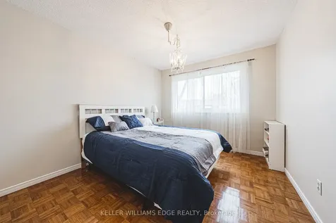 1576 Newlands Crescent Burlington ON L7M 1V6