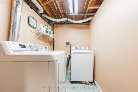 1576 Newlands Crescent Burlington ON L7M 1V6
