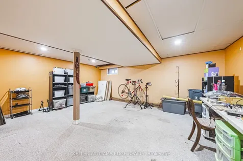 1576 Newlands Crescent Burlington ON L7M 1V6