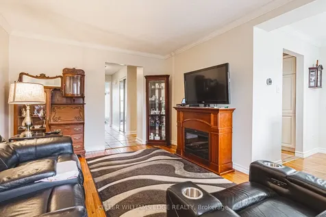 1576 Newlands Crescent Burlington ON L7M 1V6