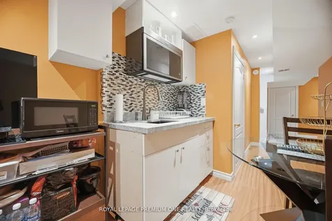 64 Mare Crescent Toronto ON M9W 7E7